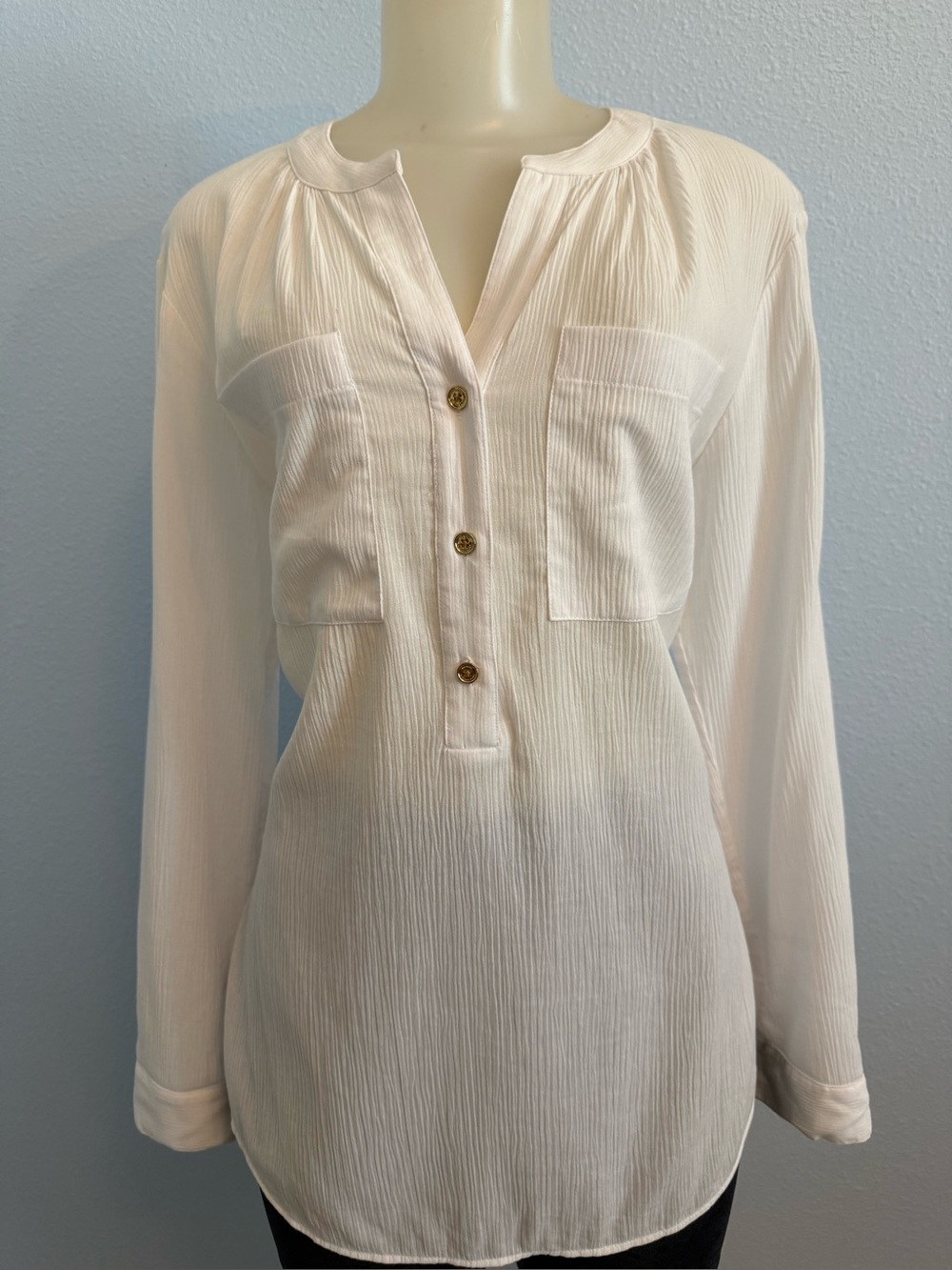 Michael Kors Women's White Button Placket Long-Sleeve Top. Size M. New with tags